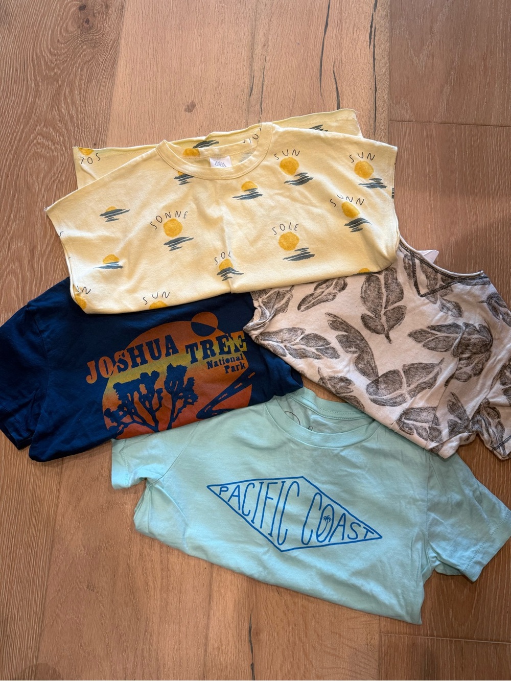 BUNDLE X4 boy tshirts Zara & Peek